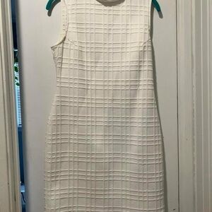 Elegant White Sleeveless Dress